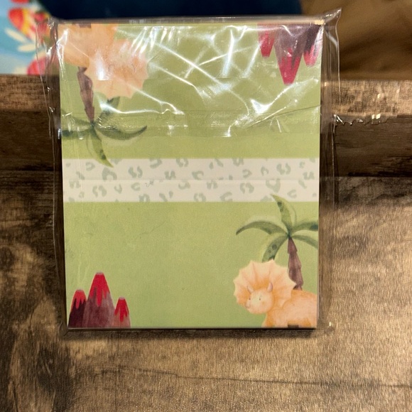 Dinosaur Themed  Place Cards - New - Picture 6 of 7